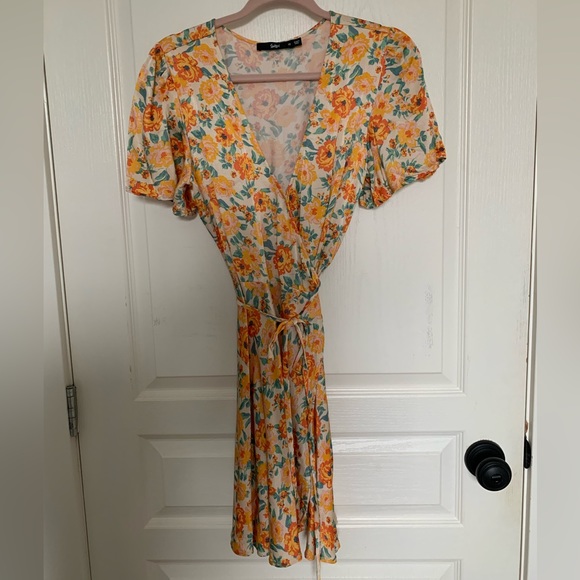 Sportsgirl Deep-V Floral Wrap Dress - Picture 1 of 4